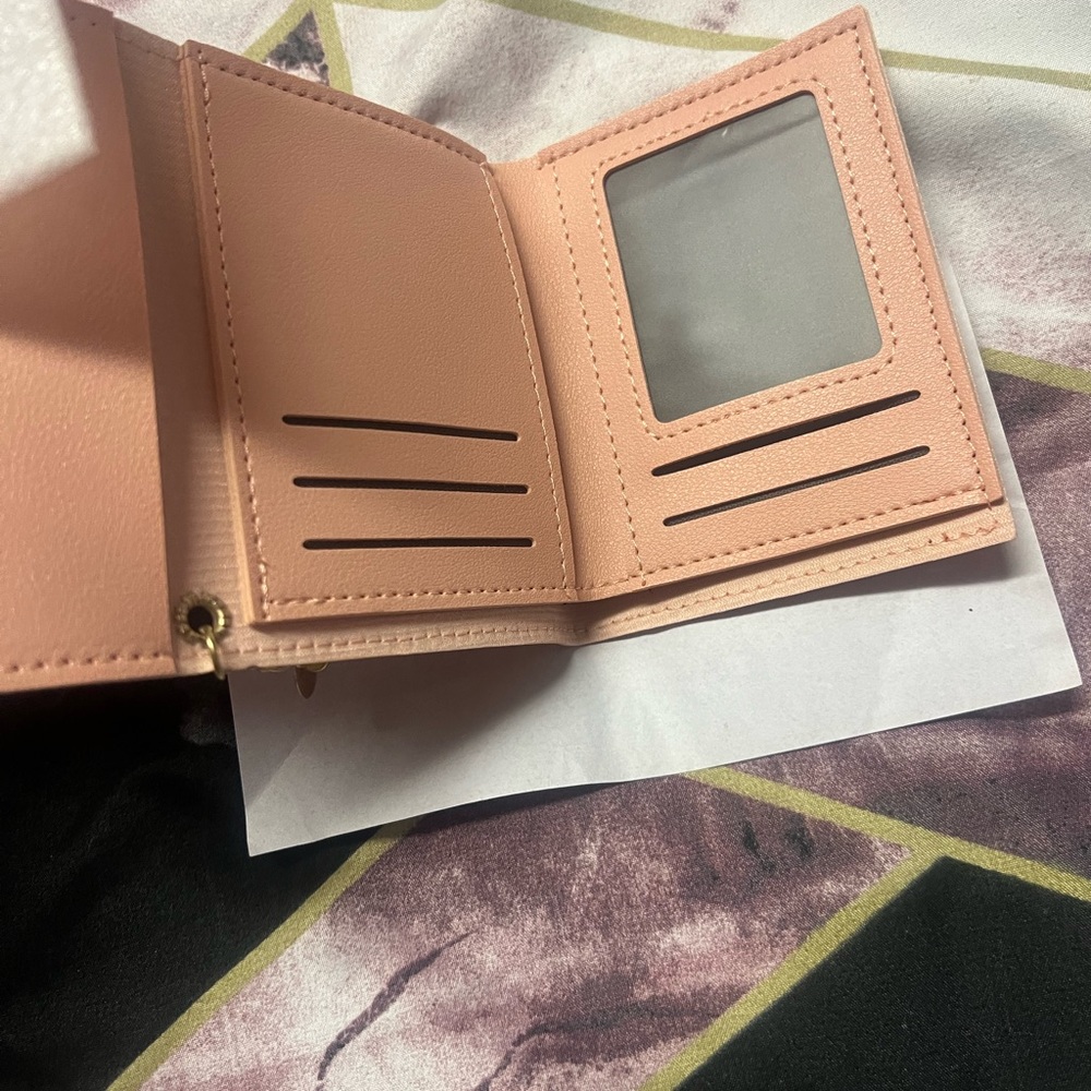 Cute Peach Wallet - Picture 4 of 4